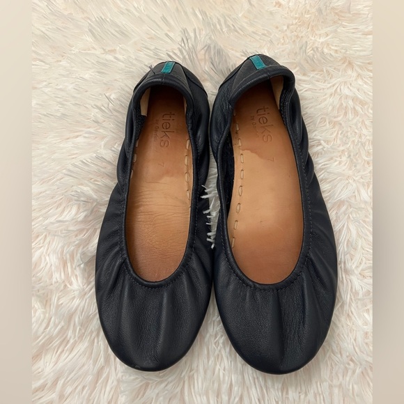 Tieks Navy Leather Ballet Flats Sz 7 - Picture 1 of 9